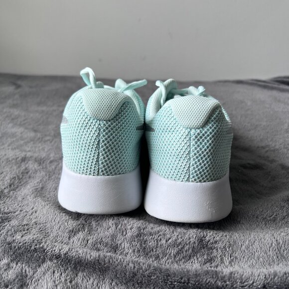 Nike Revolution 7 Easyon Shoe in Barley Green/White/Metallic Silver Size 9.5 - Picture 7 of 8